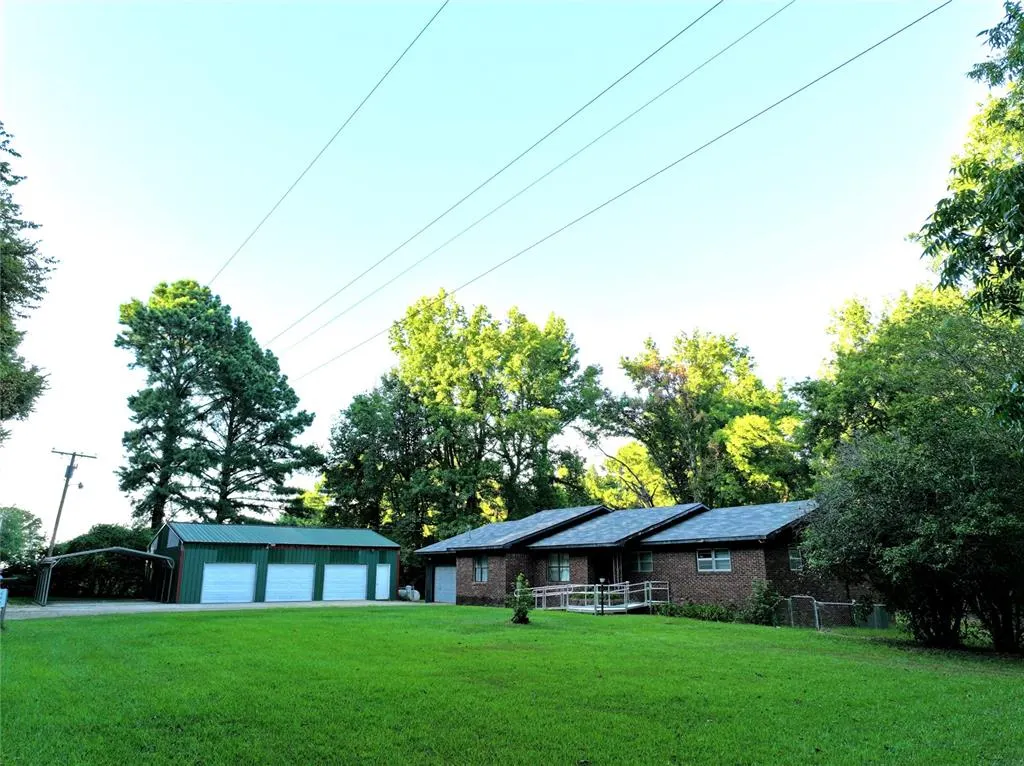 Front exterior — 604 N Denison Road, Idabel, OK 74745