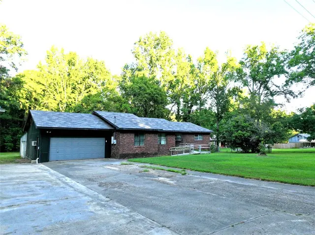 Photo 5 — 604 N Denison Road, Idabel, OK 74745