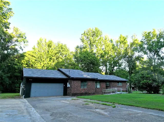 Photo 6 — 604 N Denison Road, Idabel, OK 74745
