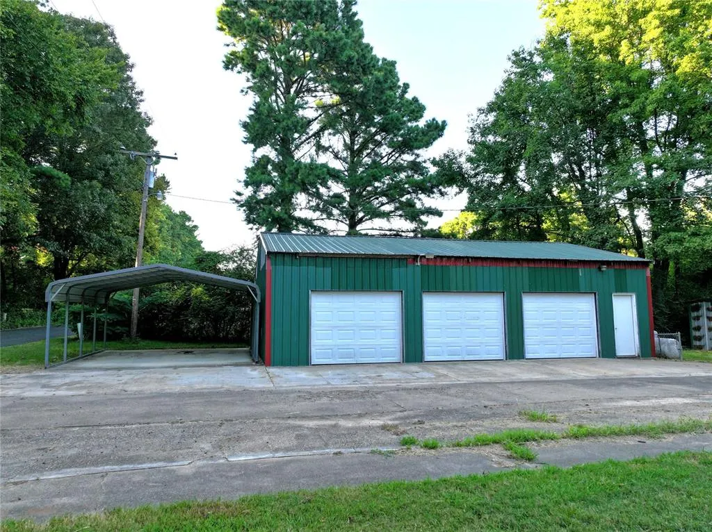 Photo 10 — 604 N Denison Road, Idabel, OK 74745