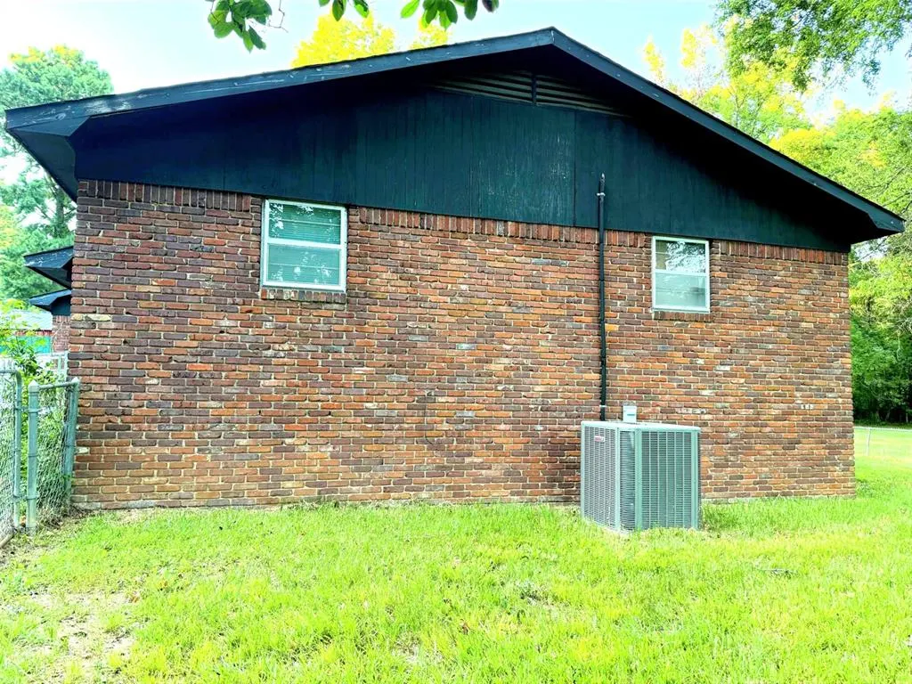 Photo 23 — 604 N Denison Road, Idabel, OK 74745