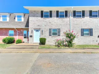 Sold home at 3901 N Kickapoo Avenue #33