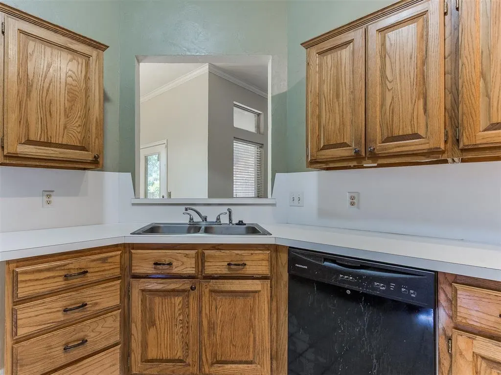 Photo 15 — 6713 NW 131 Street, Oklahoma City, OK 73142