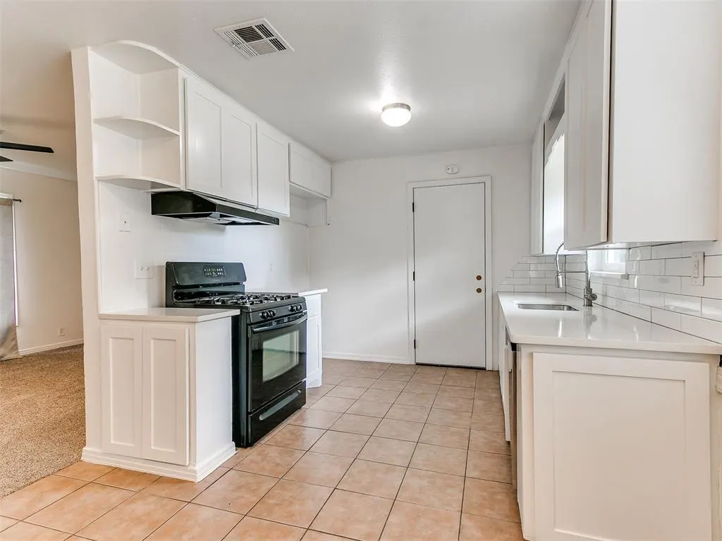 Photo 10 — 4112 N Sterling Avenue, Oklahoma City, OK 73122