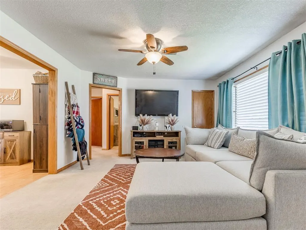 Photo 7 — 707 E Washington Street, Tecumseh, OK 74873