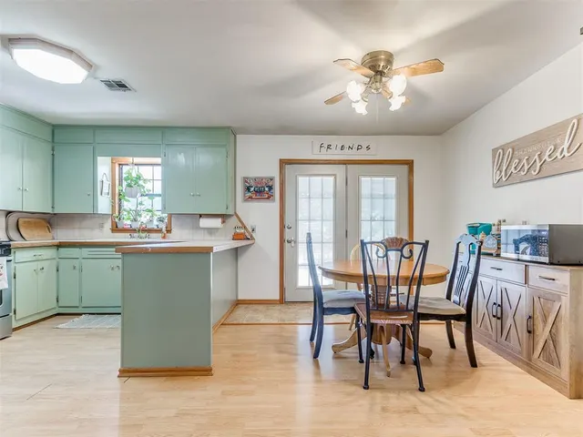 Photo 8 — 707 E Washington Street, Tecumseh, OK 74873
