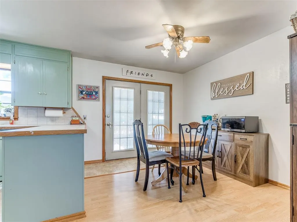 Photo 9 — 707 E Washington Street, Tecumseh, OK 74873