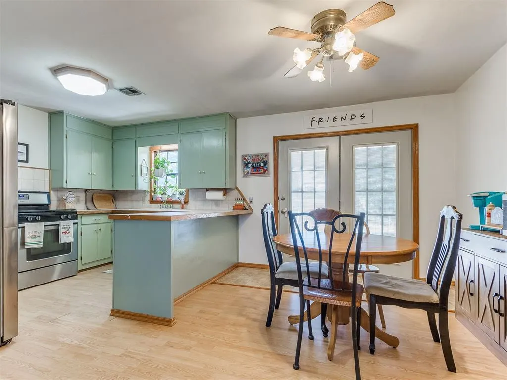 Photo 10 — 707 E Washington Street, Tecumseh, OK 74873