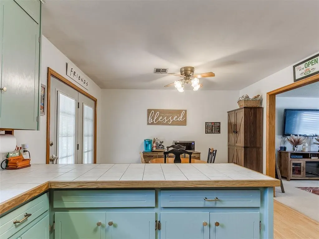 Photo 18 — 707 E Washington Street, Tecumseh, OK 74873