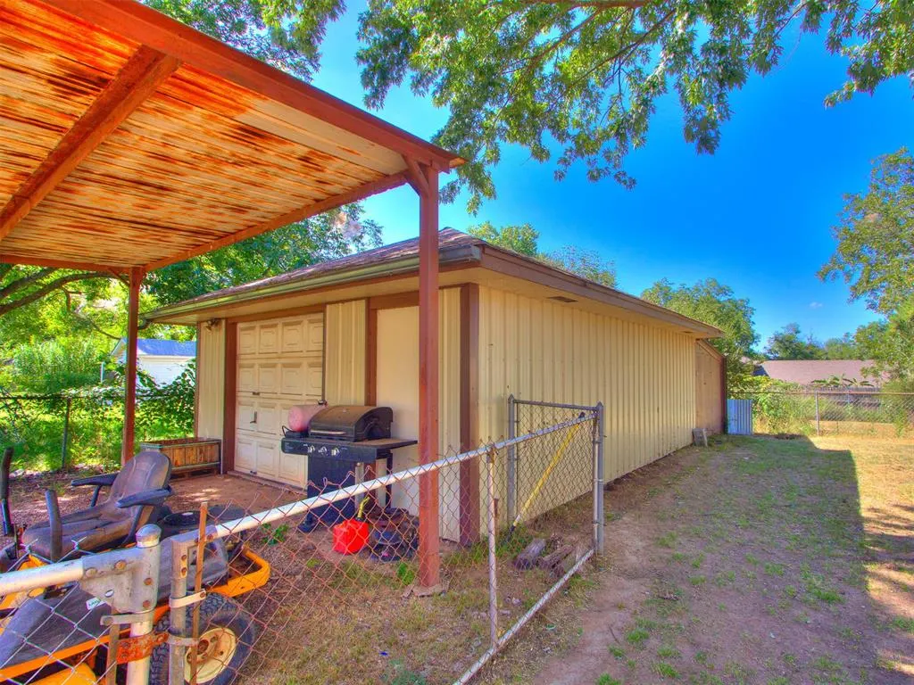 Photo 33 — 707 E Washington Street, Tecumseh, OK 74873