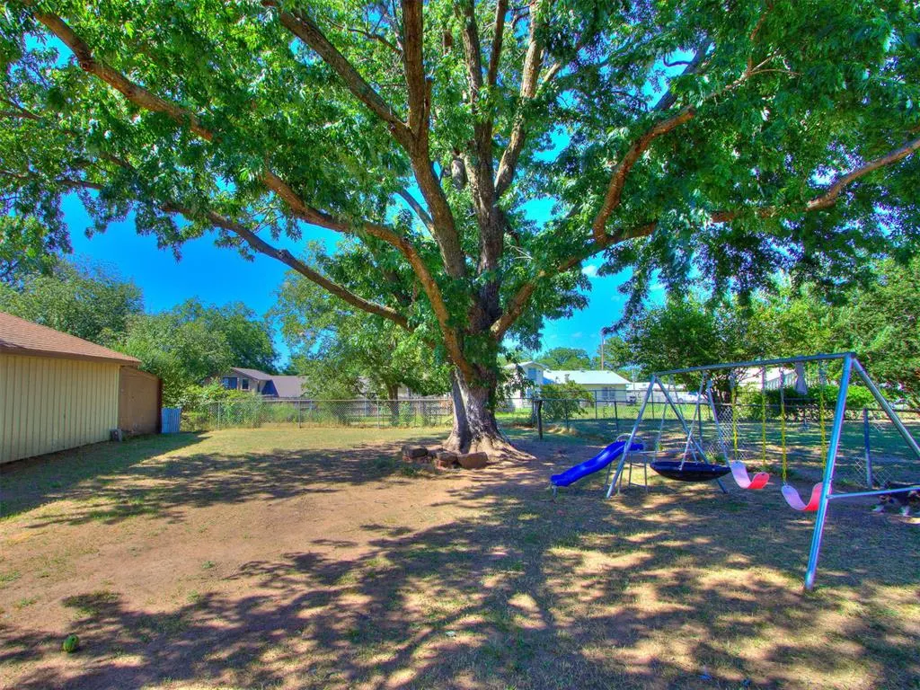 Photo 34 — 707 E Washington Street, Tecumseh, OK 74873