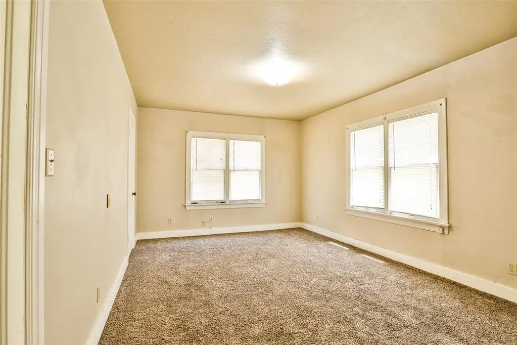 Photo 8 — 4208 S Harvey Avenue, Oklahoma City, OK 73109