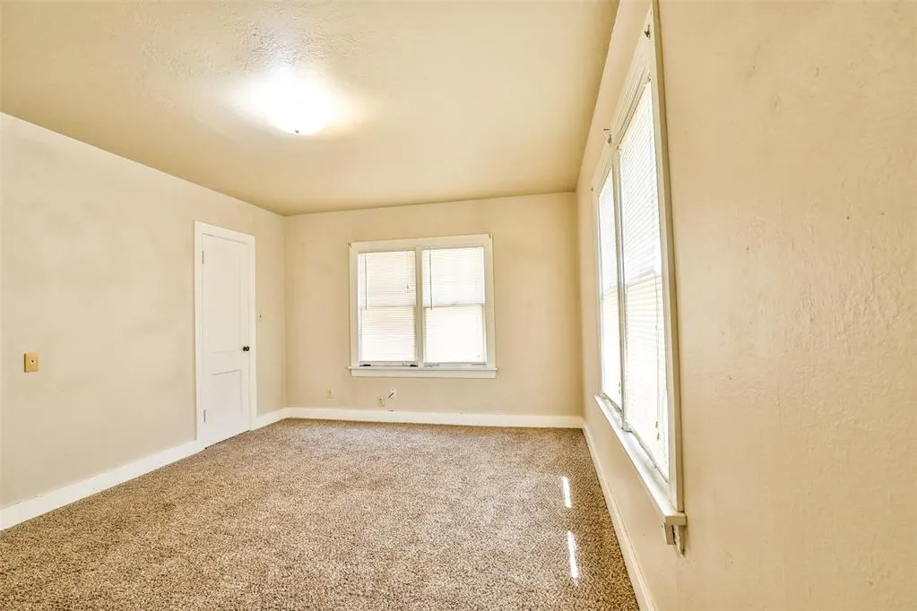 Photo 9 — 4208 S Harvey Avenue, Oklahoma City, OK 73109