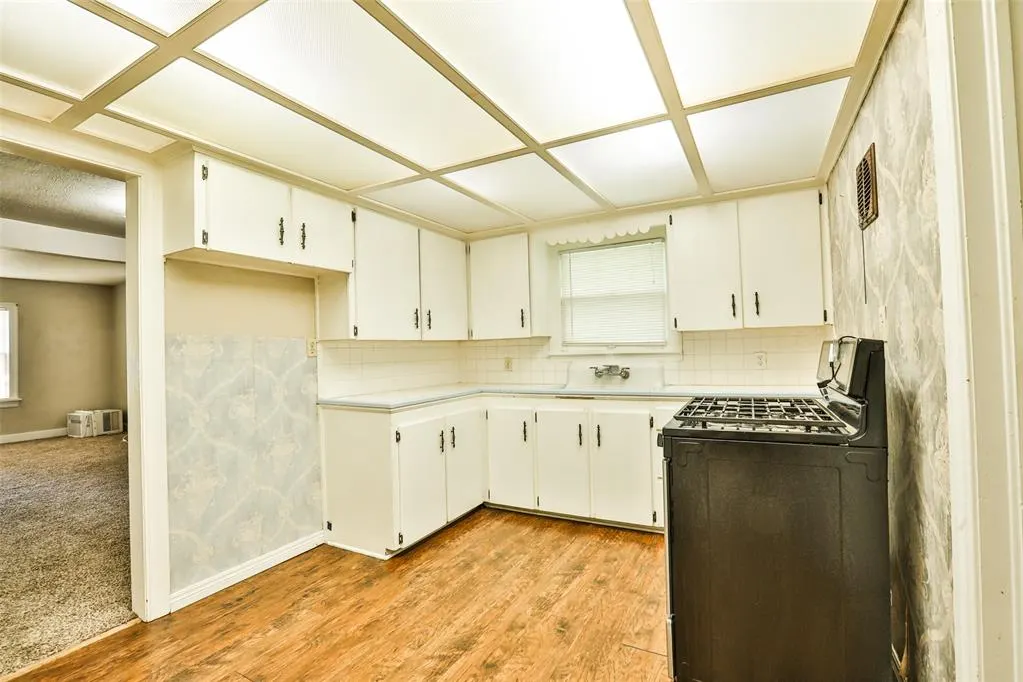 Photo 11 — 4208 S Harvey Avenue, Oklahoma City, OK 73109