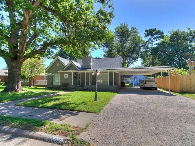 Photo 2 — 4604 N Peniel Avenue, Bethany, OK 73008
