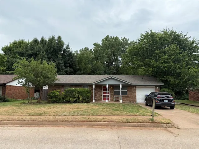 Photo 2 — 904 N 5th Street, Noble, OK 73068