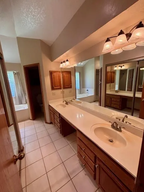 Photo 13 — 1716 Glacier Lane, Edmond, OK 73003