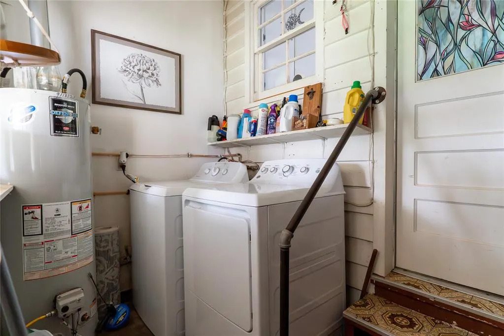 Photo 16 — 527 S 11TH Street, Clinton, OK 73601