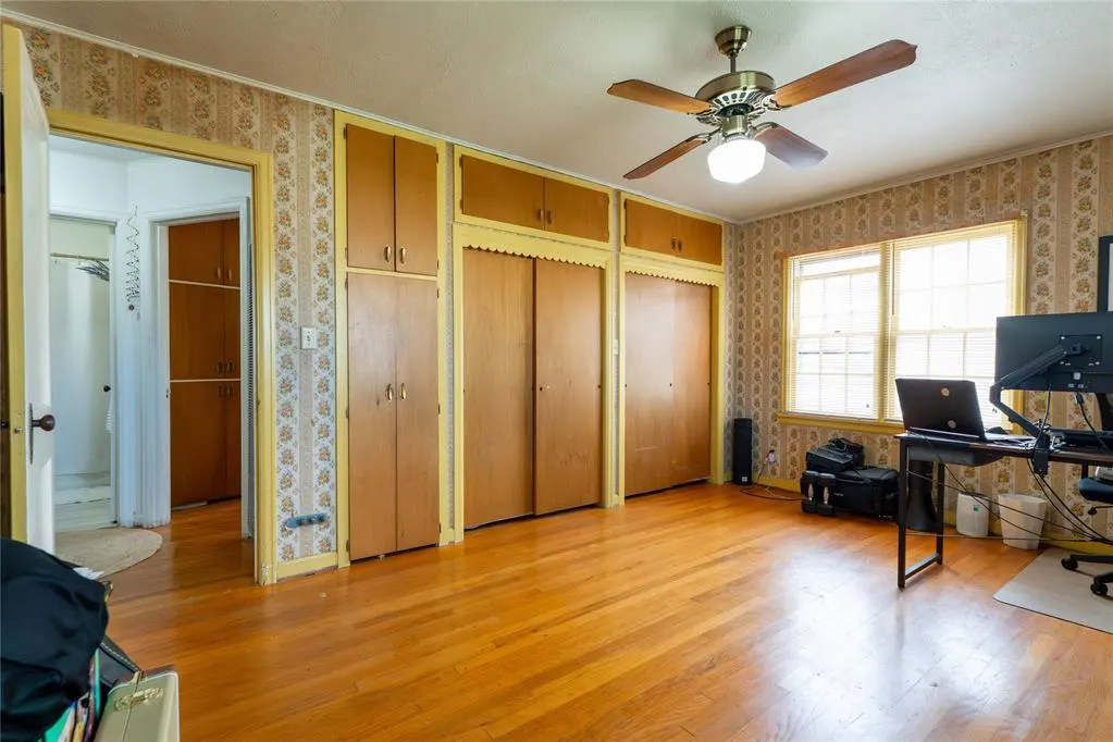 Photo 17 — 527 S 11TH Street, Clinton, OK 73601