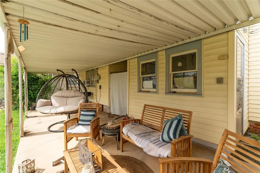 Photo 24 — 527 S 11TH Street, Clinton, OK 73601