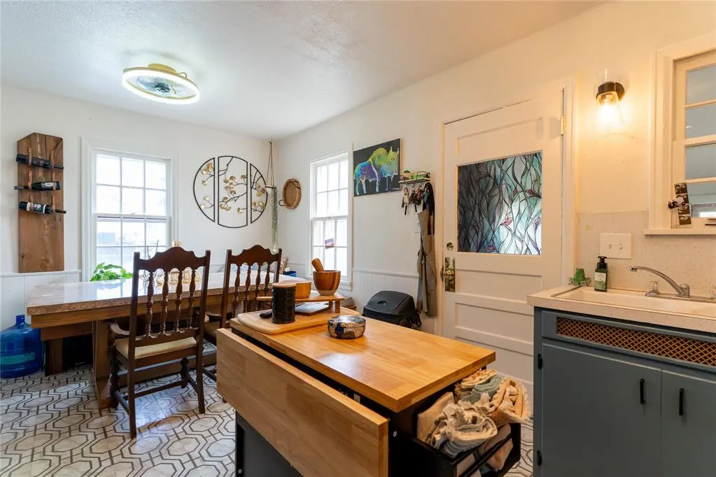 Photo 25 — 527 S 11TH Street, Clinton, OK 73601