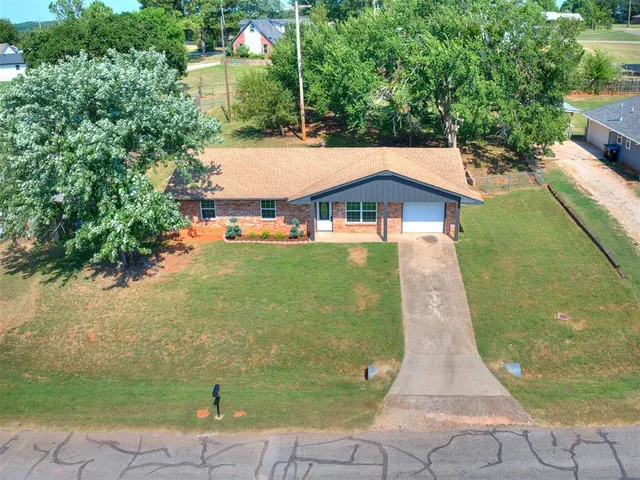 Photo 8 — 216 N Cedar Street, Luther, OK 73054