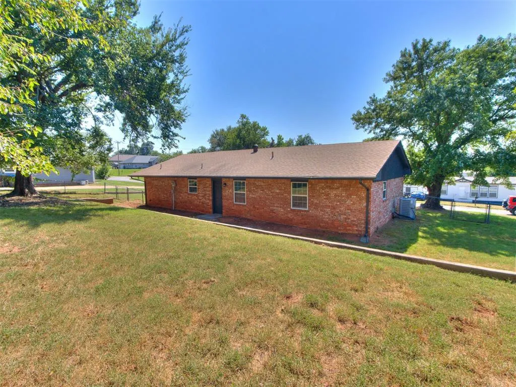 Photo 39 — 216 N Cedar Street, Luther, OK 73054
