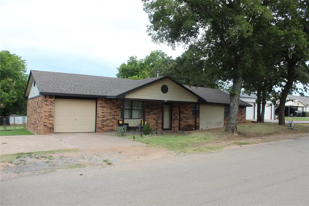Photo 2 — 1003 N East Avenue, Davenport, OK 74026