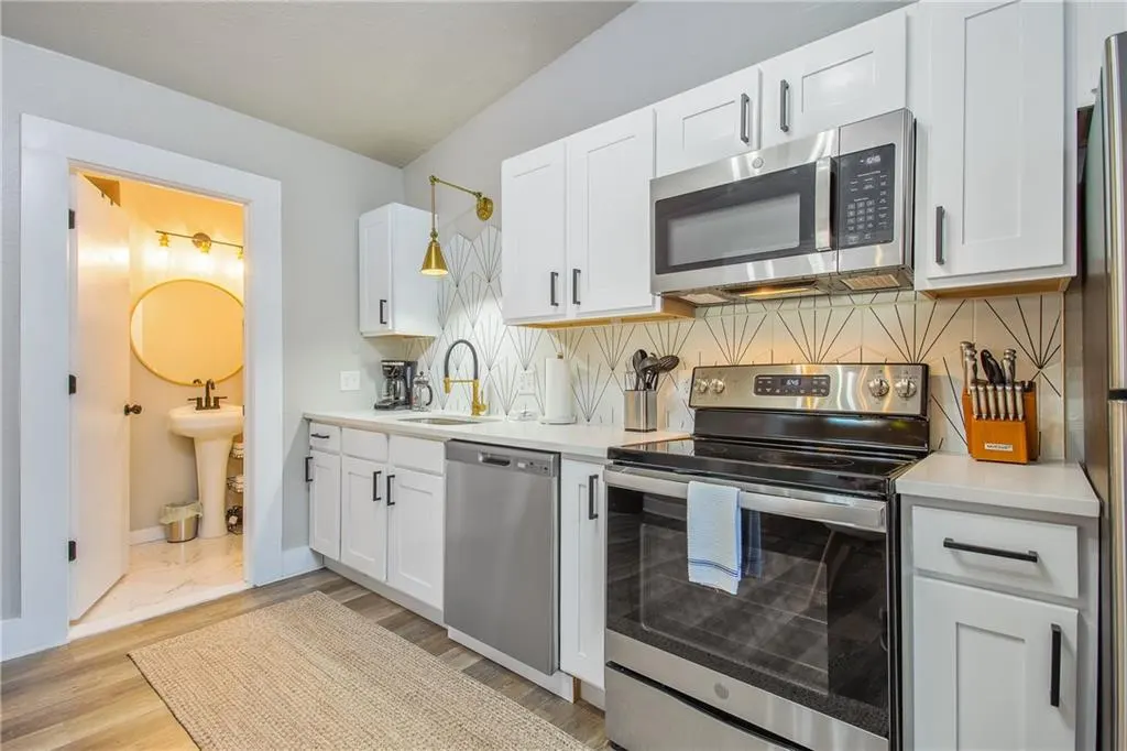 Photo 7 — 3111 N Shartel Avenue 3111 & 3113, Oklahoma City, OK 73118
