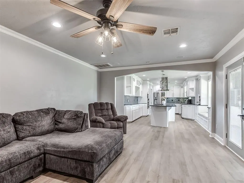 Photo 8 — 2309 S Avery Avenue, Midwest City, OK 73130