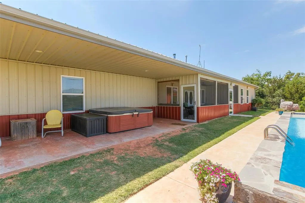 Photo 9 — 950511 S 3310 Road, Wellston, OK 74881