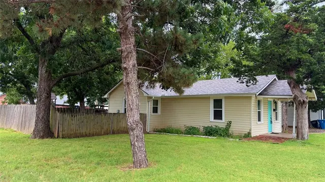 Photo 5 — 429 W Main Street, Edmond, OK 73003