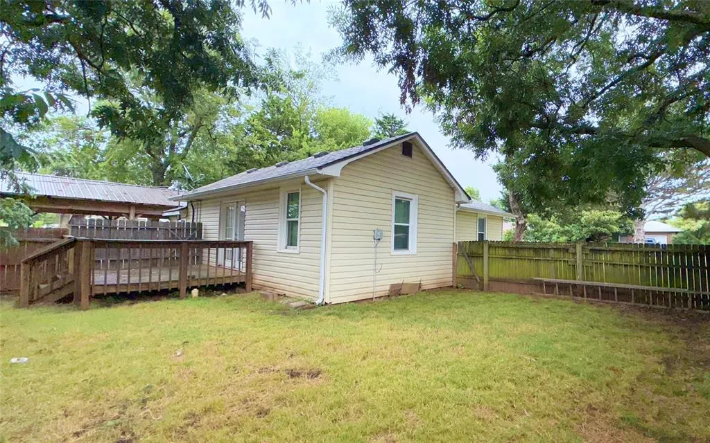 Photo 7 — 429 W Main Street, Edmond, OK 73003