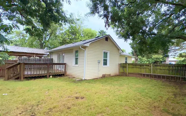Photo 7 — 429 W Main Street, Edmond, OK 73003