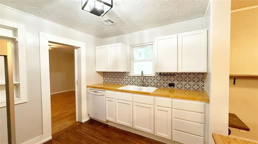 Photo 13 — 429 W Main Street, Edmond, OK 73003