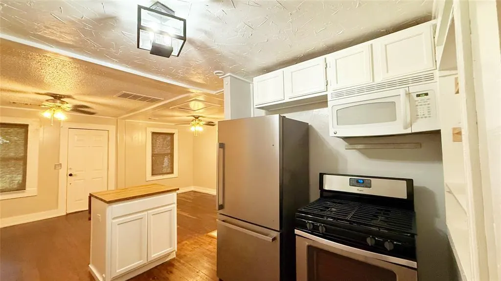 Photo 14 — 429 W Main Street, Edmond, OK 73003