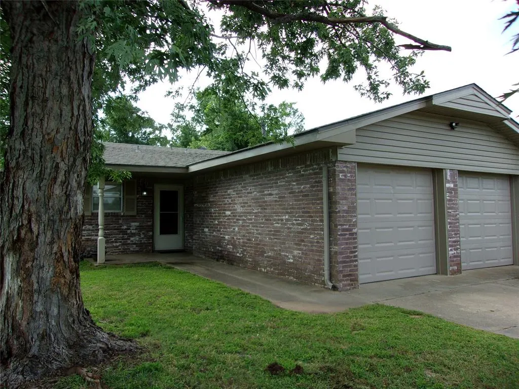 Photo 3 — 113 Hardesty Drive, Shawnee, OK 74804