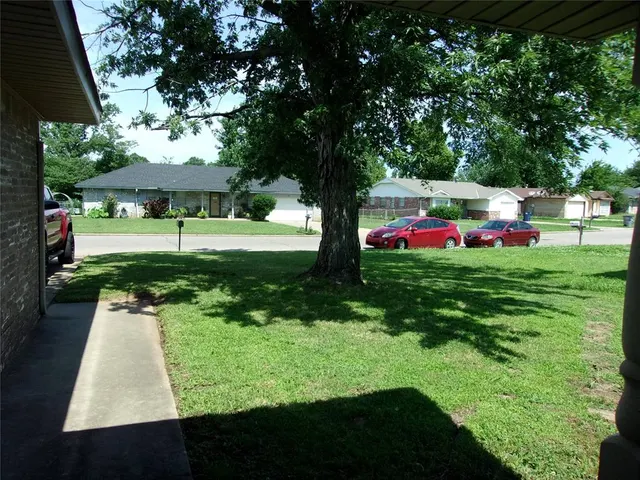 Photo 5 — 113 Hardesty Drive, Shawnee, OK 74804