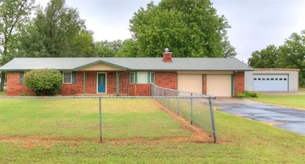 Photo 2 — 896 CS 2942 Street, Tuttle, OK 73089