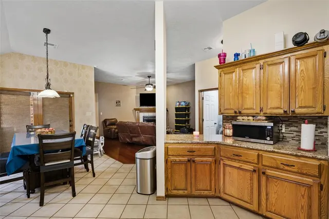 Photo 4 — 427 SW 80TH Street, Lawton, OK 73505