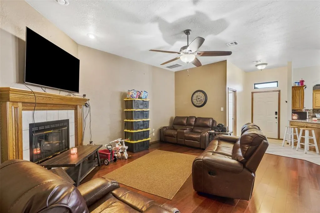 Photo 7 — 427 SW 80TH Street, Lawton, OK 73505