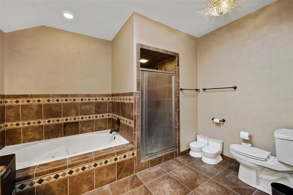 Photo 11 — 427 SW 80TH Street, Lawton, OK 73505