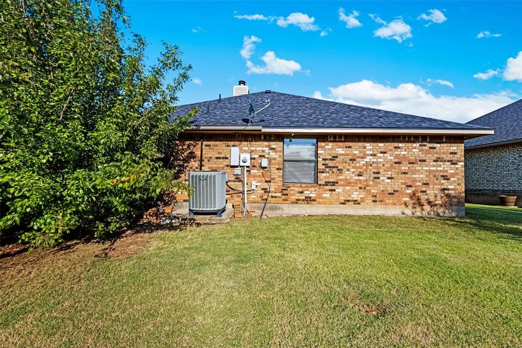 Photo 18 — 427 SW 80TH Street, Lawton, OK 73505