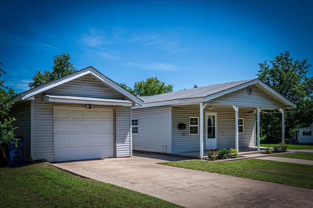 Photo 6 — 601 W Main Street, Tecumseh, OK 74873