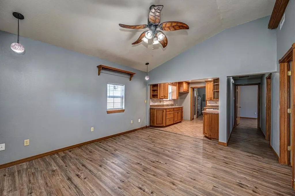 Photo 9 — 601 W Main Street, Tecumseh, OK 74873