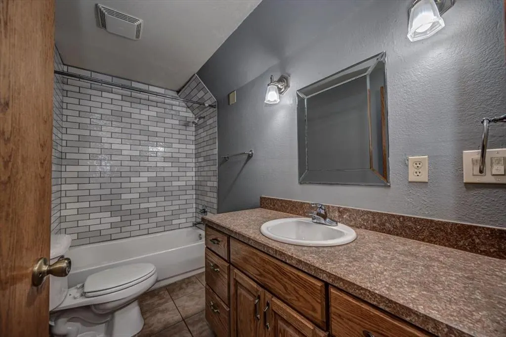Photo 22 — 601 W Main Street, Tecumseh, OK 74873