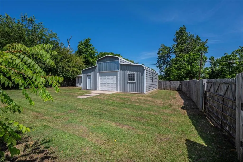 Photo 27 — 601 W Main Street, Tecumseh, OK 74873