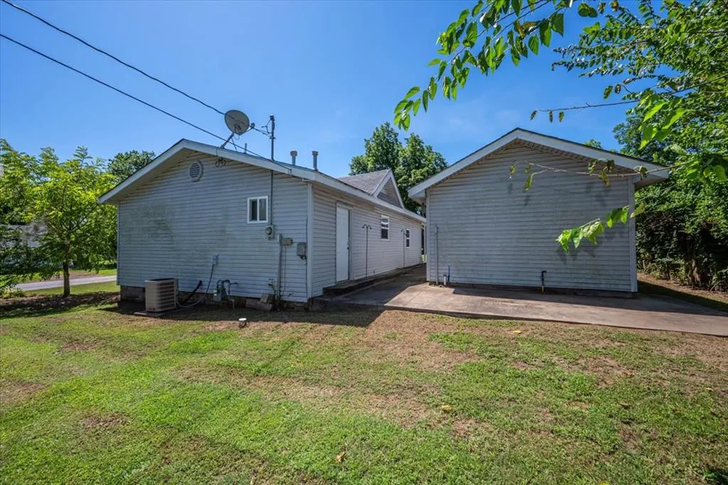 Photo 28 — 601 W Main Street, Tecumseh, OK 74873
