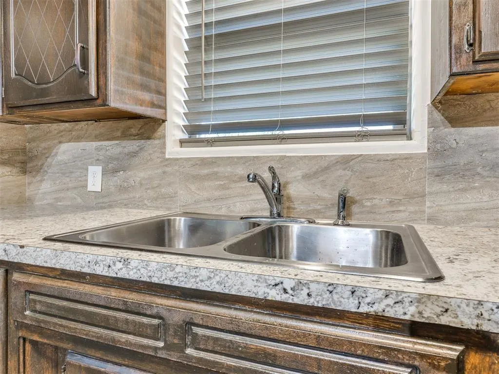 Photo 4 — 1209 N Sterling Avenue, Oklahoma City, OK 73127