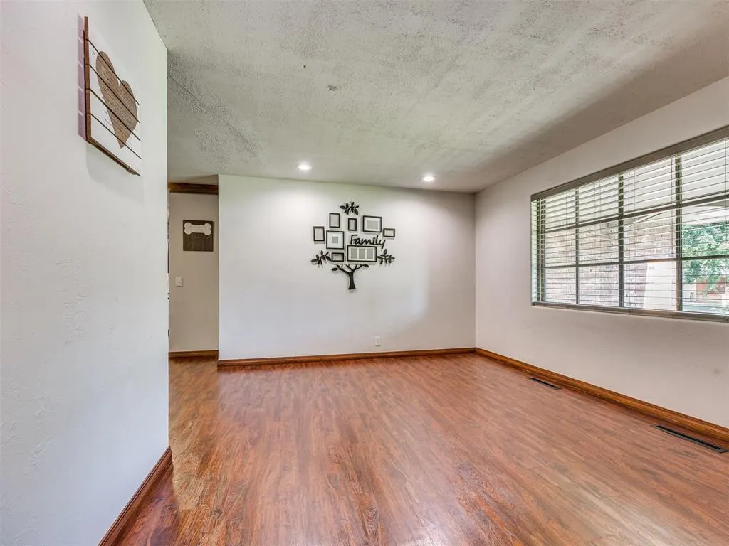 Photo 7 — 1209 N Sterling Avenue, Oklahoma City, OK 73127